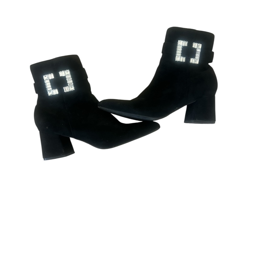 Elegant Black Suede Ankle Boots - Picture 4 of 6
